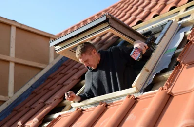 Pose de fenêtres de toit Velux à Lanneplaà